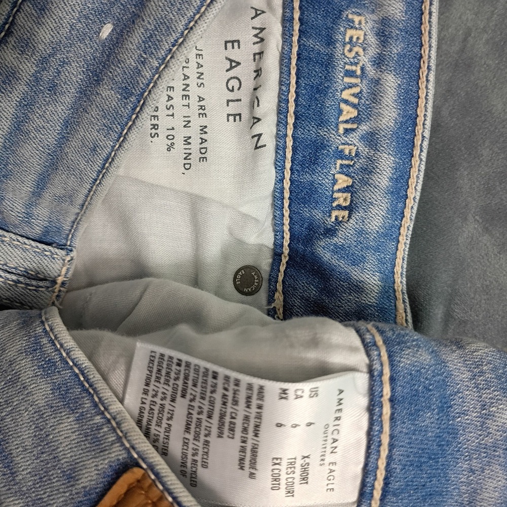 American Eagle Next Level Stretch High Waisted Flare Jeans Light Wash Blue Sz 8 - Picture 3 of 7